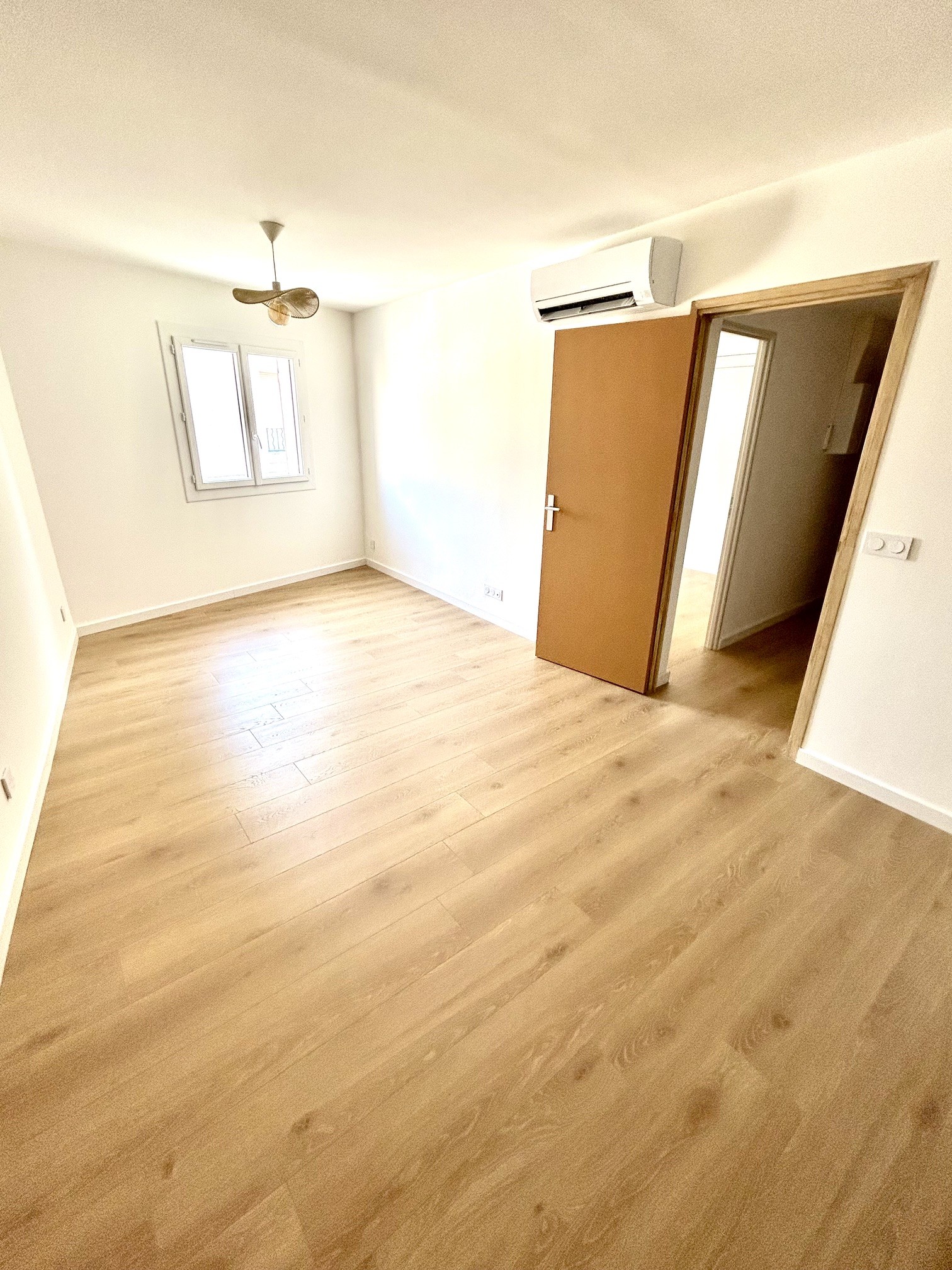 Séjour du T2 d’environ 39 m² de la résidence Taurus